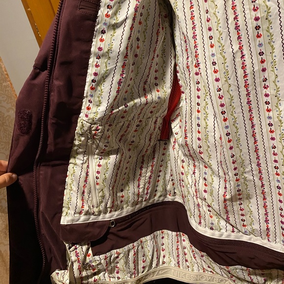 ✨Nike Snowboarding Down Jacket✨ - Picture 5 of 7